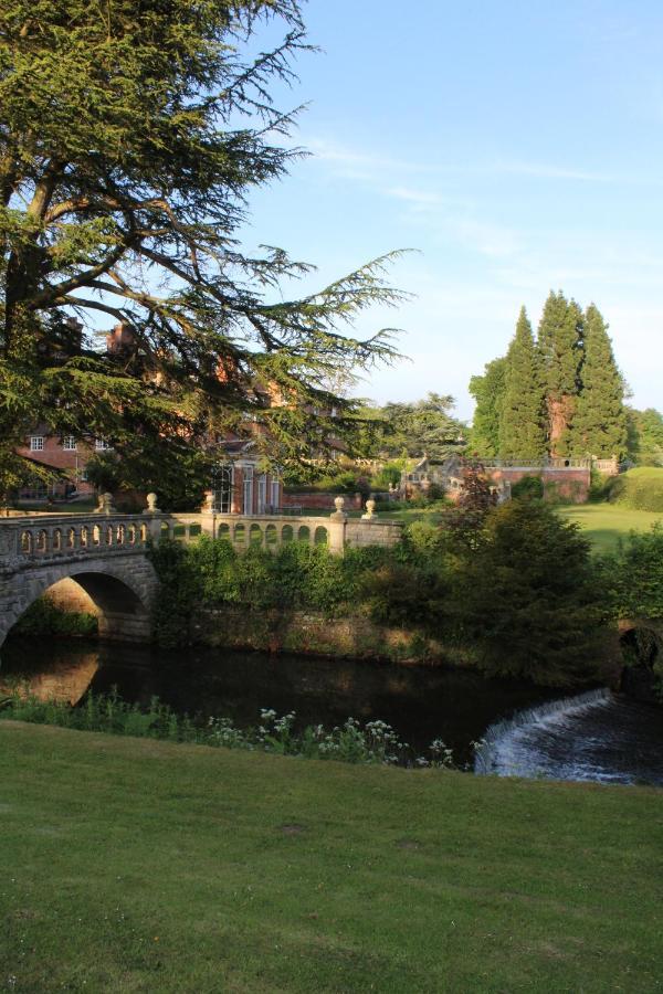 Henley Hall, Ладлоу Екстер'єр фото